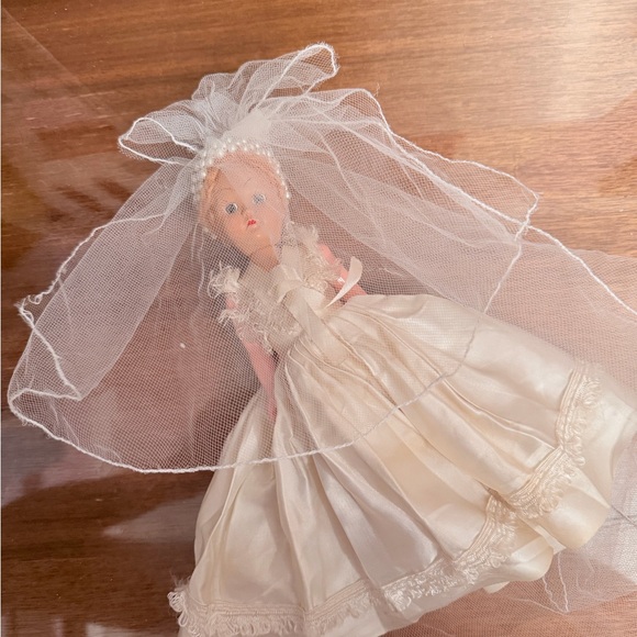 7 Vintage Doll Collection in Pink, White, Gold, Blue and Orange - Picture 8 of 16